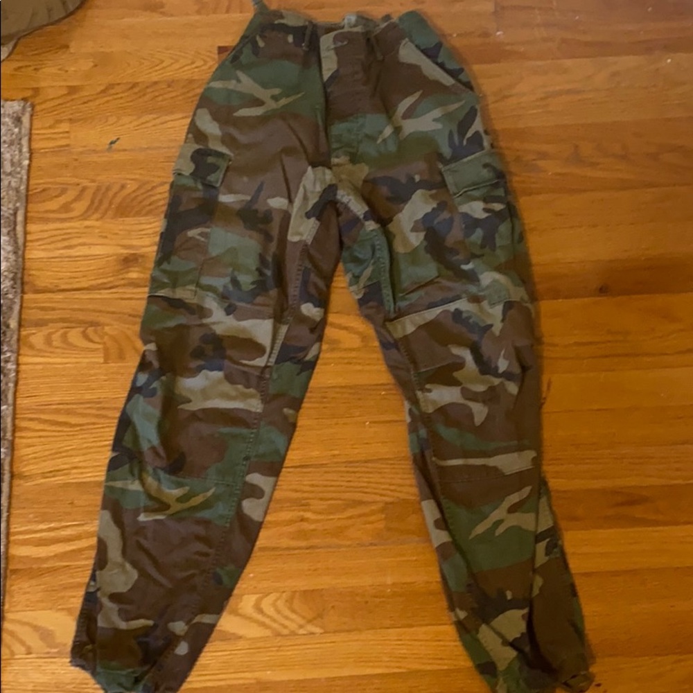 Camouflaged combat pants